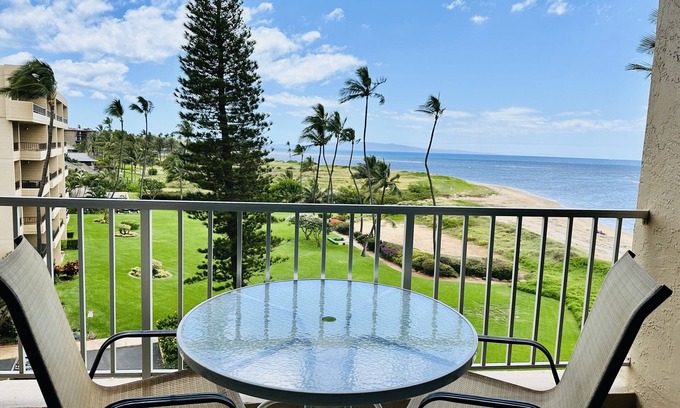 Kihei Condo | Hotel-zoned! Oceanfront Paradise - Menehune Shores 524