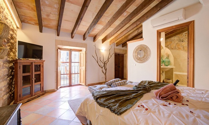 Petra Bed & Breakfast | Hotelet Ca'n Oms Picasso by Rentallorca
