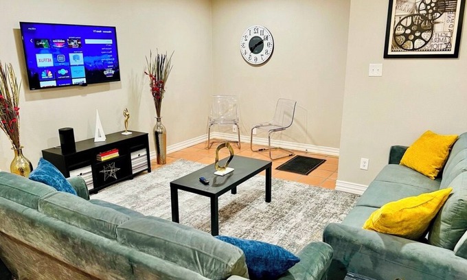 Panther Creek House | House 3-Bedroom 2-Full Baths FREE Garage Parking, Washer, Dryer in The Woodlands