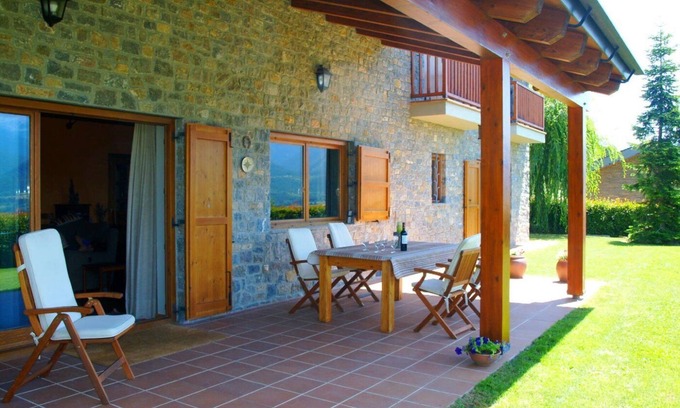 Prullans House | House 5 rooms 10 Pax, Fireplace, Garden, Cadí Views & Wi-Fi