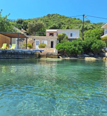 Okuklje House | House Daniva