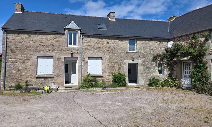 Plevenon House | House in Frehel