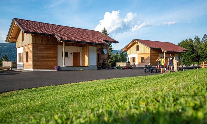 Schlanitzen House | House in Gemeinde Hermagor-Pressegger See with Terrace, Barbecue and Garden and Mountain View