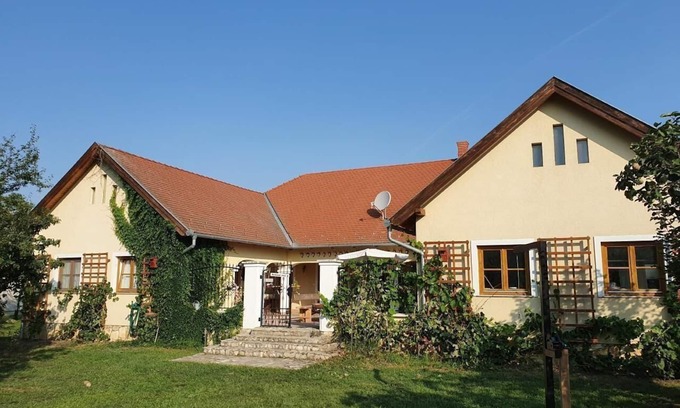 Locs House | House in Lócs with Private Parking