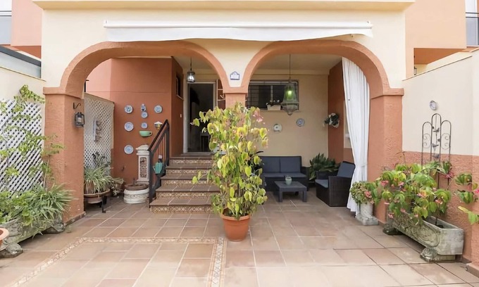 Rota Ski Chalet | House in Rota near La Costilla Beach