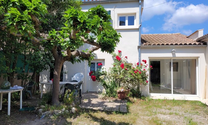 Lezignan-la-Cebe House | House of charm prox pezenas, sea and lake