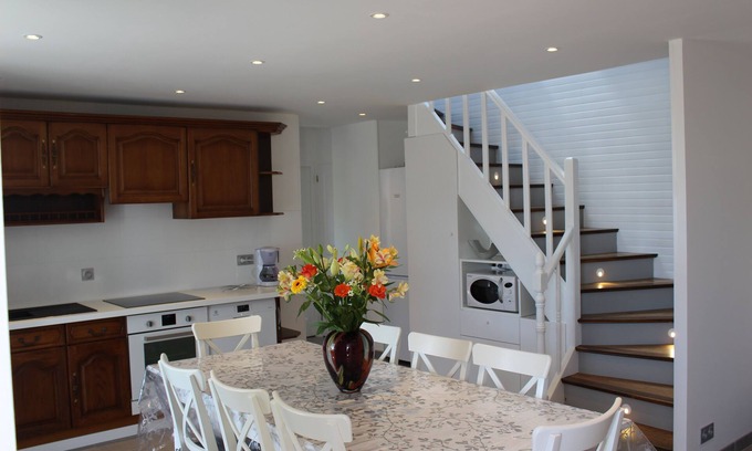Poulgoazec House | House Sea View