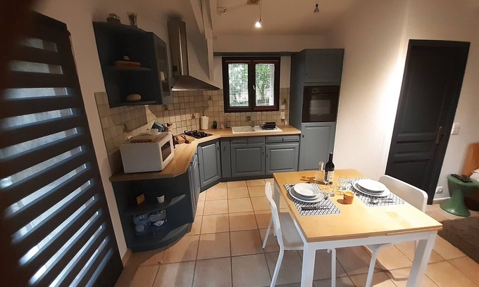 Asprieres Apartment | House studio vacation cottage South of France Lot Aveyron