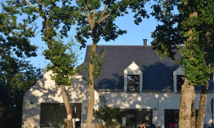 Locoal-Mendon House | House with garden and direct access to the river Etel. 5 mn from the gulf of Saint Laurent, 15 mn from Lorient, Vannes and Trinite sur Mer