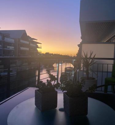 Mandurah House | Huge House on the Grand Canal sleeps up to eight guests