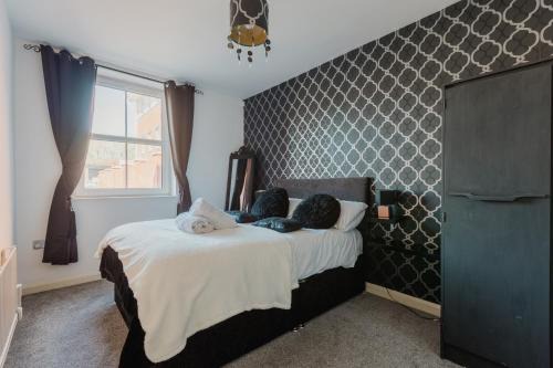 Hull Apartment | Hullidays - Theatre Side Apartment - Refurbished 2023