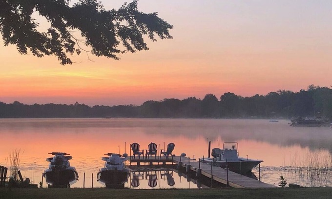 Fennville House | Hutchins Lake Retreat