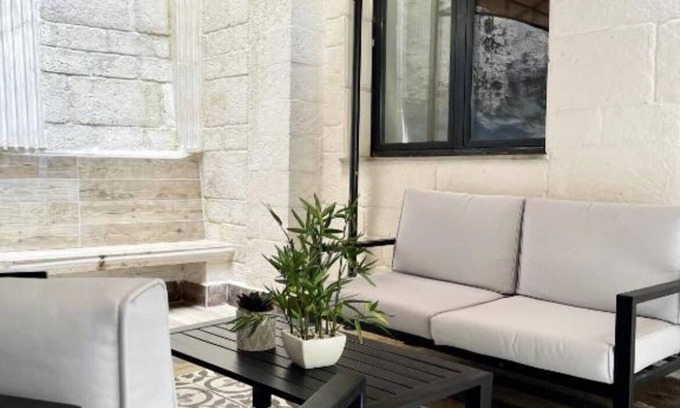 Vienne Condrieu Apartment | HypercentredeVienne Duplex Miami with cinema screen for 6 people