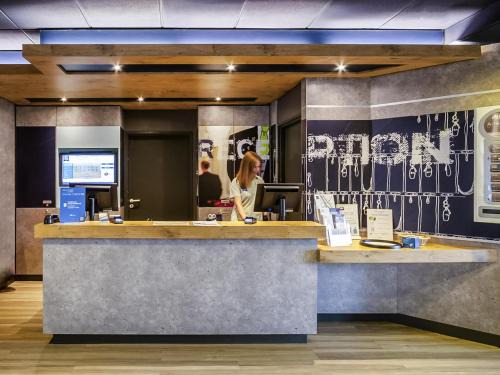 Cœur de Ville Hotel | ibis Budget Courbevoie Paris La Défense