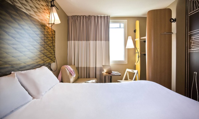 Saint-Denis Hotel | ibis Paris Saint-Denis Stade Sud
