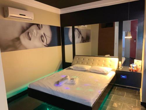 Franca Hotel | IBIZA GOLDEN MOTEL