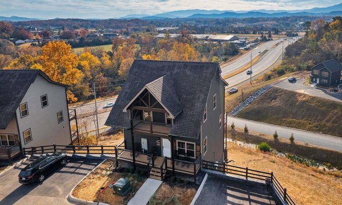 Sevierville Cabin | Ideal Fall Location Indoor Pool HotTub Dogs!