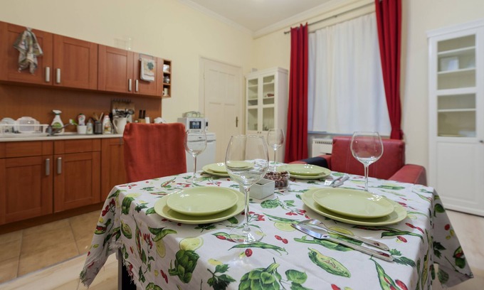 Lagymanyos Apartment | Ideal for solo travellers near Danube river and Citadel