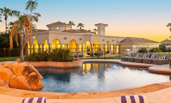 Cactus Acres House | ♥ Idyllic Desert Oasis ♥ Resort-style Amenities ♥ Opulent Private Villa w/Pool