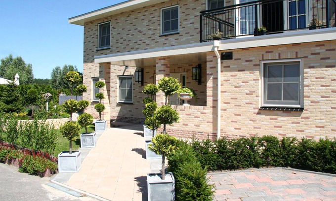 Zeewolde House | If you value luxury, this vacation home with pool is the place for you!