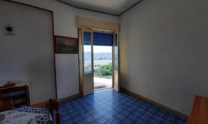 Torre di Faro Apartment | Il Balcone sul Lago