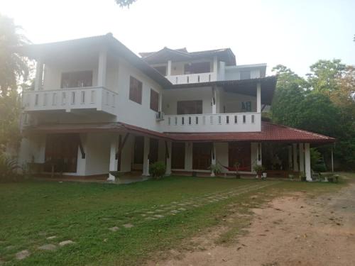 Thalaramba House | Ileesha Guest & Villa