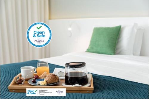 Ponta Delgada Hostel | Ilha Hostel & Suites