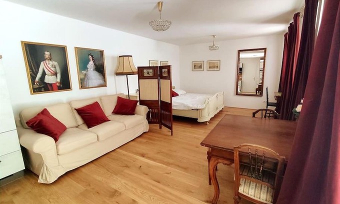 Ottakring Apartment | Imperial Sisi Residence-Concept Style Apartment