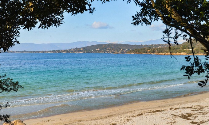 Bastelicaccia Apartment | In this vacation apartment with a magnificent sea panorama, the vacation becomes a pleasure.