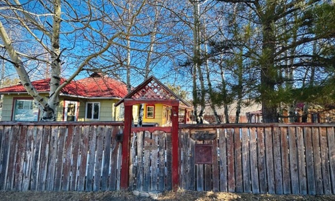 Red Lodge Ski Chalet | In-Town Home, Hot Tub, Wifi, Minutes to Ski Hill