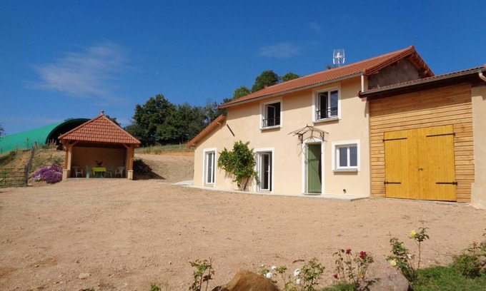 Regny Cottage | Independent cottage with fireplace, pets allowed, near nature