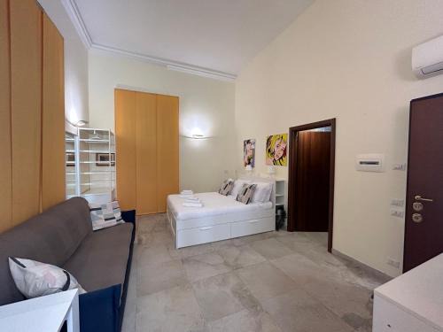 Esquilino Apartment | Independent Rooms Apartment - ST TERMINI by GHOR