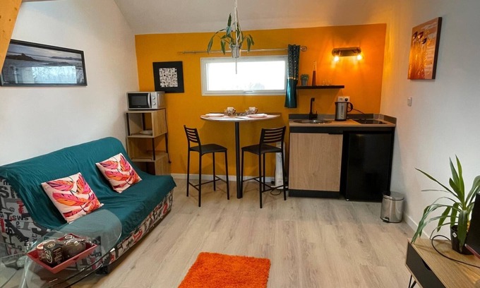 Liffre Apartment | Independent studio with mezzanine