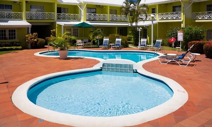 Rodney Bay Hotel | Indulge in Home Like comfort! Close to Pigeon Island Mountain, Pool, Kitchen