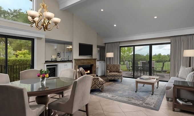 Napa Hotel | Indulge Yourself in Amazing Amenities! 2 Spacious Suites w/Kitchen, Pool!