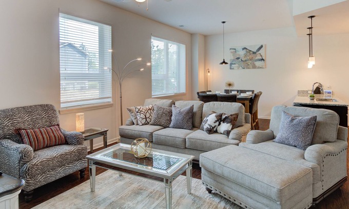 Indianapolis House | Indy Ripple Town Home w/gym+gated GAR+Organic Grocery on site