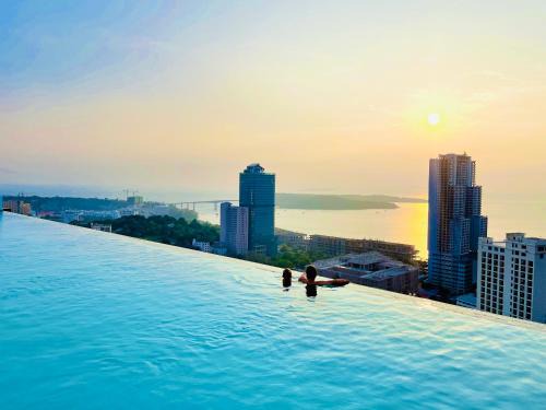 Sihanoukville City Centre Apartment | INFINITE POOL Condominium & Residence - Sihanoukville - 5mn to boat pier
