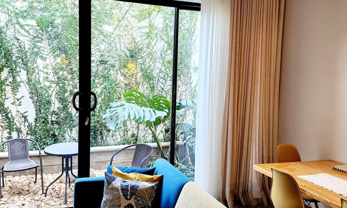 Blantyre Apartment | Instahomes by Tru - Garden Suites