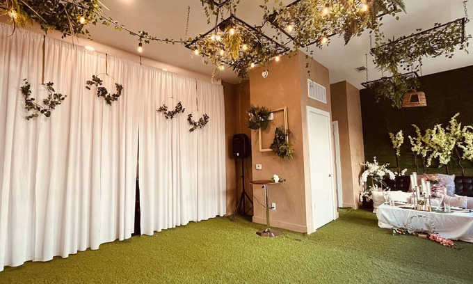 Chosewood Park Apartment | Intimate Group Dinner & Photoshoot Green Space