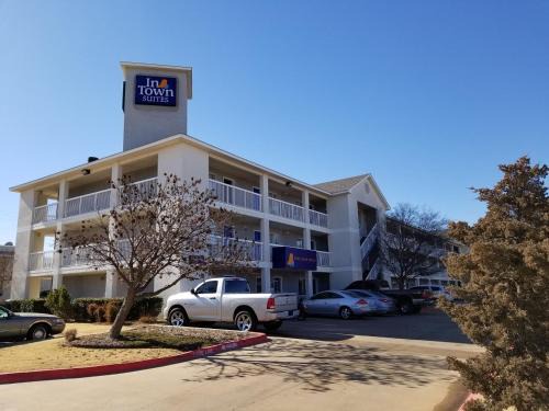 Edmond Hotel | InTown Suites Extended Stay Oklahoma OK – Edmond