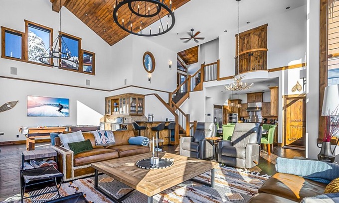 Big White Ski Resort Ski Chalet | Inuksuk Lodge 4800 sq ft of Big White Excellence