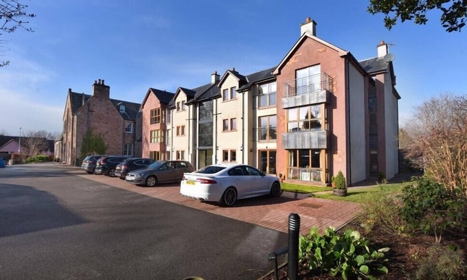 Inverness City Centre Cottage | INVERNESS CITY APARTMENT, family friendly in Inverness