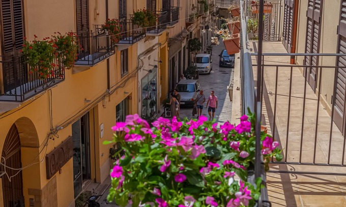 Marsala House | Isgrò rooms