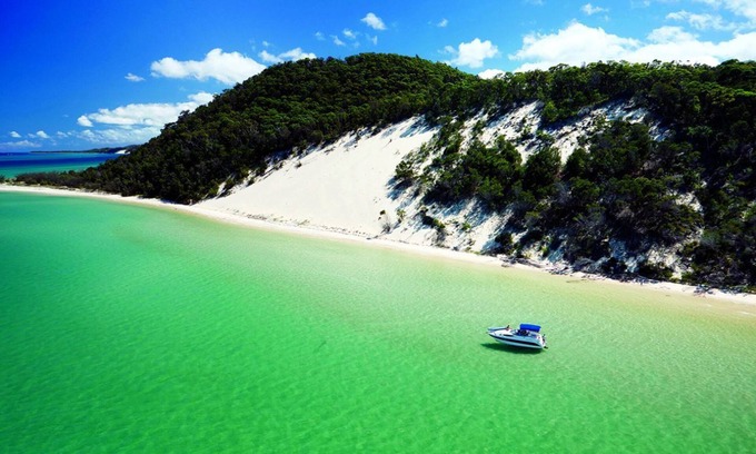 Brisbane Waterfront House | Island Home is Located on beautiful Moreton Island in the township of Kooringal