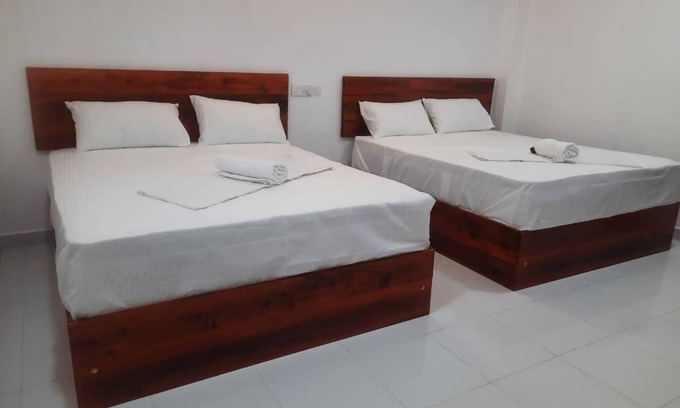 Bambalapitiya Hotel | Island Inn Colombo00