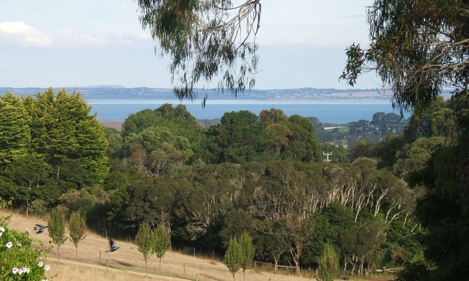 Red Hill South Apartment | Island View Studio Red Hill - Private romantic couples retreat.