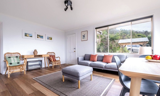 Bicheno Cottage | Island Vista - Freycinet Holiday Houses