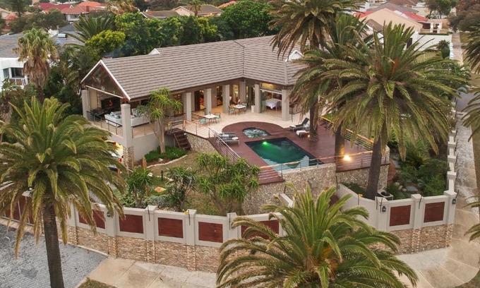 Port Elizabeth House | Island Way Villa