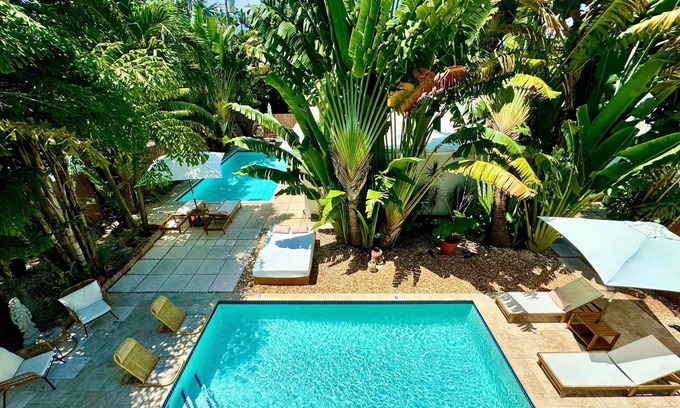 Wilton Manors Apartment | Islands Inn on the Drive - Reflection Room - Queen Bed - B3