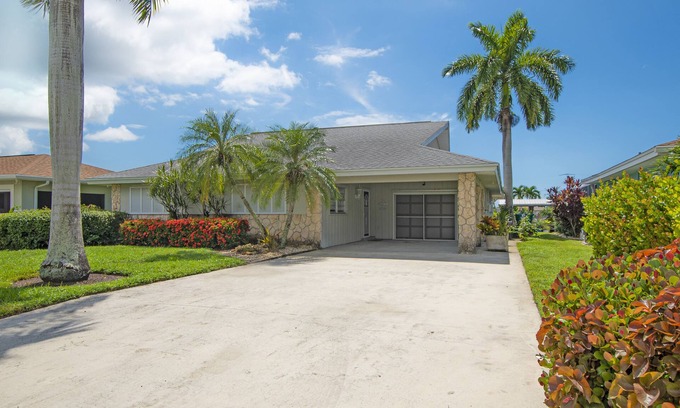 Isles of Capri House | Isles Of Capri, Naples & Marco Island area 2bed/2bat house dock & pool